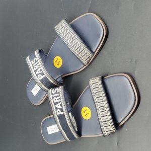 Steve Madden Vakation Sandals Size 11M